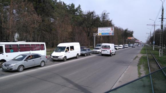 ДТП біля першої міської лікарні: мотоцикліст “влетів” у “Ладу”, фото №2 на сайті 20minut.ua