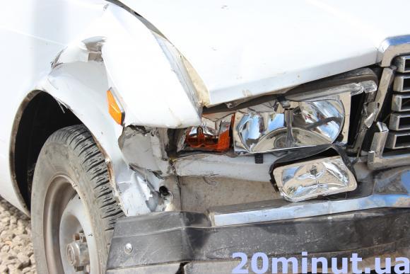 Фото дня: На Будного зіткнулись поліцейська Toyota Prius та "Жигуль" (ОНОВЛЕНО), фото №1 на сайті 20minut.ua