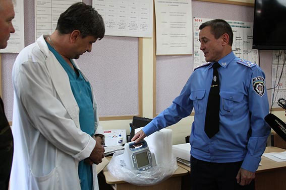 Генерал з Вінниці скальпелем врятував на передовій в зоні АТО офіцера, фото №2 на сайті 20minut.ua