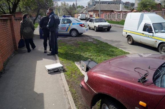 Хазяїн застав «на гарячому» злодіїв, які виносили з будинку речі. Тримав до приїзду копів, фото №3 на сайті 20minut.ua
