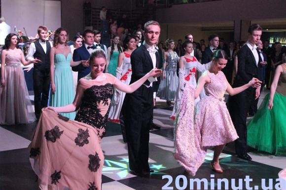 На віденському балу збирали кошти на АТО та вчили тернополян танцювати вальс, фото №11 на сайті 20minut.ua