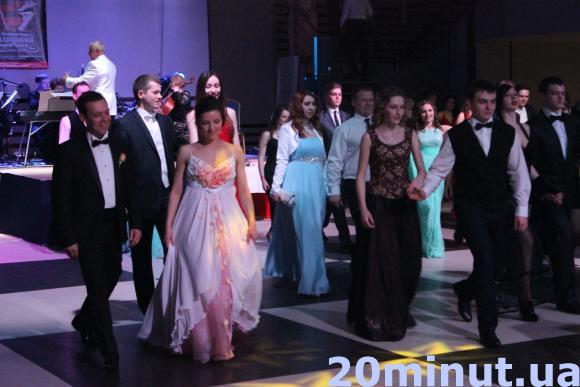 На віденському балу збирали кошти на АТО та вчили тернополян танцювати вальс, фото №8 на сайті 20minut.ua