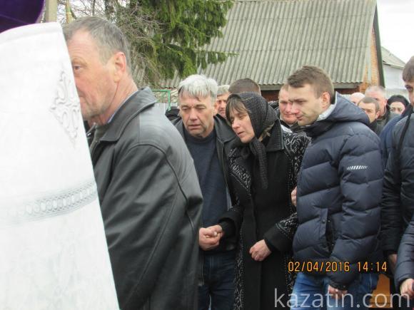 Поховали ще одного солдата, що загинув під Іловайськом в найтрагічніші дні Збройних Сил України, фото №13 на сайті 20minut.ua