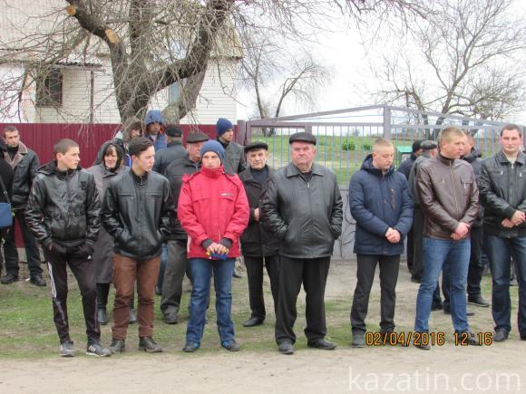 Поховали ще одного солдата, що загинув під Іловайськом в найтрагічніші дні Збройних Сил України, фото №8 на сайті 20minut.ua