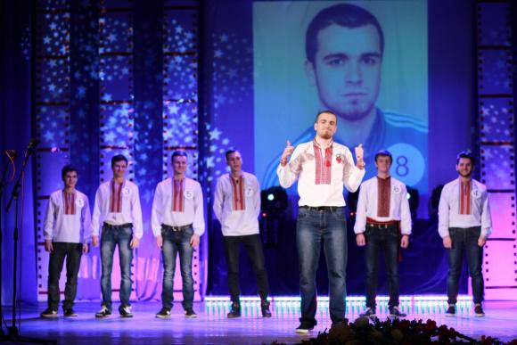 Поздравить маму с ДР и откосить от армии: красота по-КНУКиМовски на сайті 20minut.ua Поздравить маму с ДР и откосить от армии: красота по-КНУКиМовски, фото №2 на сайті 20minut.ua