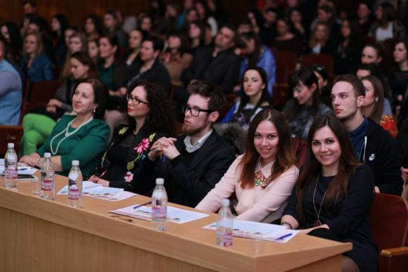 Поздравить маму с ДР и откосить от армии: красота по-КНУКиМовски на сайті 20minut.ua Поздравить маму с ДР и откосить от армии: красота по-КНУКиМовски, фото №3 на сайті 20minut.ua