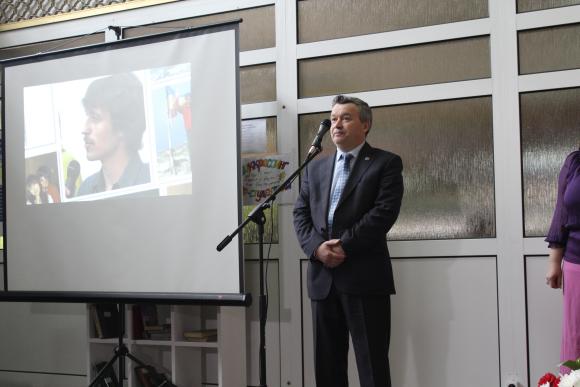 У ДонНУ відкрили меморіальну дошку донеччанину, який загинув під Іловайськом, фото №1 на сайті 20minut.ua