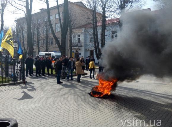 У Хмельницькому вимагають відставки обласного прокурора Синишина, фото №6 на сайті vsim.ua