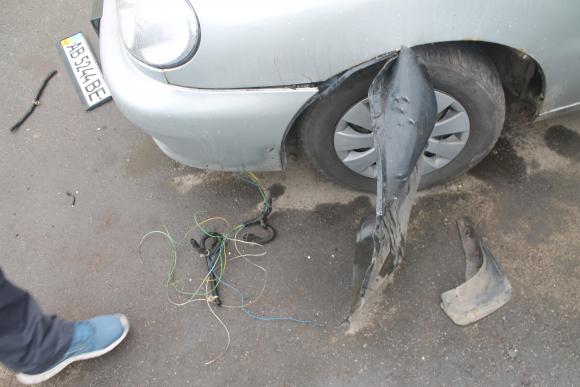 Винничанке "порвали" автомобиль. Охранники говорят - это сделали собаки, фото №1 на сайті 20minut.ua