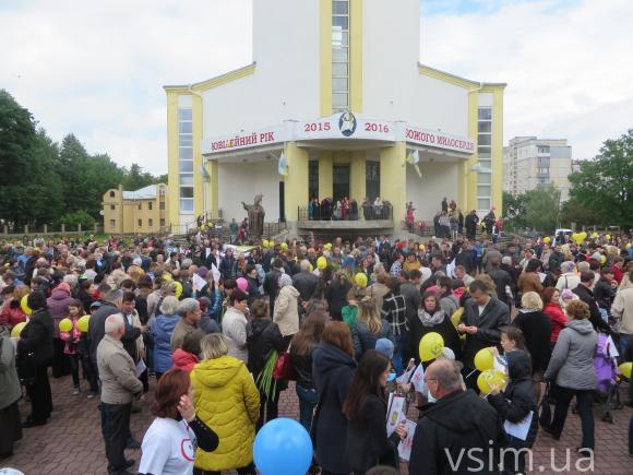Хмельничани пройшли маршем та помолились за сім'ю, фото №4 на сайті vsim.ua