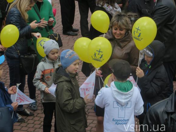 Хмельничани пройшли маршем та помолились за сім'ю, фото №5 на сайті vsim.ua