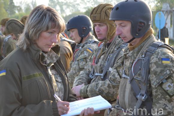 Хмельницькі спецпризначенці виконали 320 стрибків з парашутом, фото №6 на сайті vsim.ua