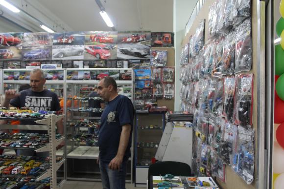 Кадилак Преслі, Обами і радянські “Чайки”. У Вінниці діє музей іграшок, фото №1 на сайті 20minut.ua