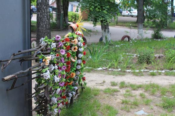 На 600-річчя вінничани з пластикових пляшок створили дитячий майданчик, фото №3 на сайті 20minut.ua