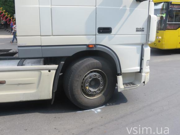 На Кам’янецькій молоковоз не розминувся з «Audі», фото №3 на сайті vsim.ua