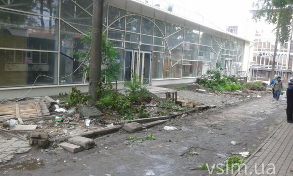 На Виставці демонтували кіоски, які закривали вид на новий ринок, фото №2 на сайті vsim.ua