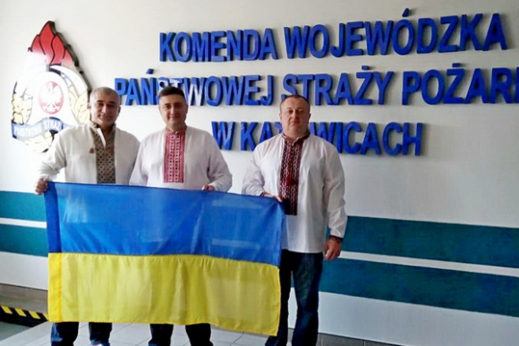 Тернопільські рятувальники прийшли на роботу у вишиванках, фото №1 на сайті 20minut.ua