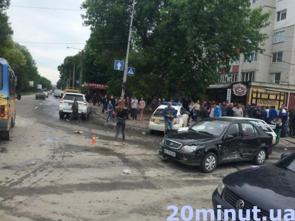У Кам’янці-Подільському сталася ДТП за участю авто поліції. ОНОВЛЕНО, фото №5 на сайті 20minut.ua