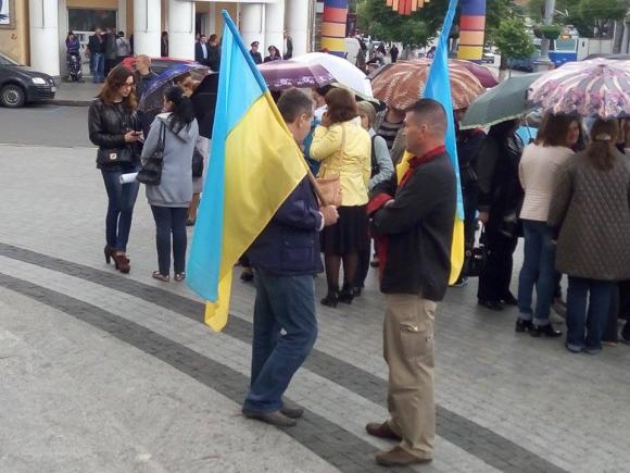 У Вінниці батьки учнів 31 та 5 шкіл пікетували міську та обласну ради, фото №4 на сайті 20minut.ua