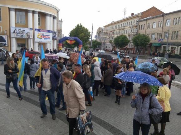 У Вінниці батьки учнів 31 та 5 шкіл пікетували міську та обласну ради, фото №5 на сайті 20minut.ua
