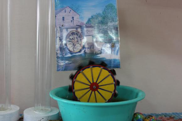 В музеї винахідника працюють вітряки та фабрика з пакування цукерок, фото №3 на сайті 20minut.ua