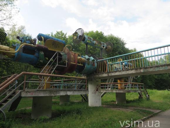 В парку Чекмана "розсипаються" скульптури Миколи Мазура, фото №5 на сайті vsim.ua