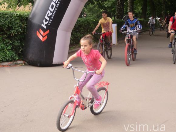 Велосипедисти  "обкатали" Хмельницький, фото №18 на сайті vsim.ua