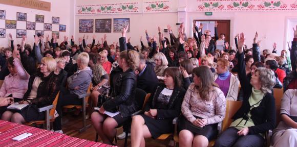 Знову скандал з оптимізацією шкіл. Батьки проти, а вчителі старшої школи - за, фото №4 на сайті 20minut.ua