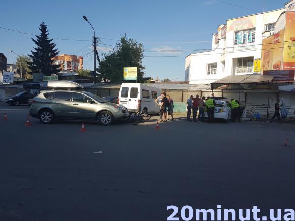 Біля ринку авто наїхало на мотоцикліста, фото №2 на сайті 20minut.ua