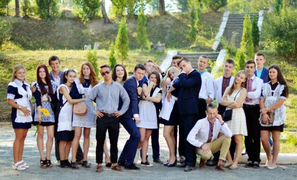 Директор школи, фотограф та випускники розповіли про фотосесію у стилі фільмів жахів на сайті 20minut.ua Директор школи, фотограф та випускники розповіли про фотосесію у стилі фільмів жахів, фото №1 на сайті 20minut.ua