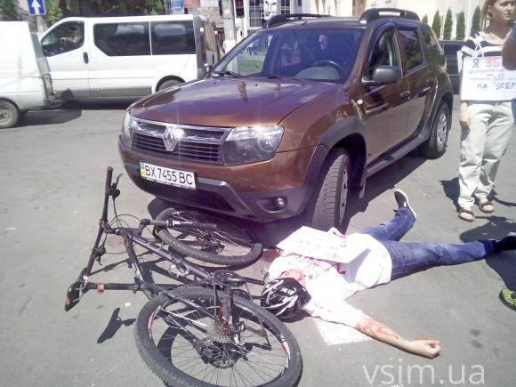 Дурні на дорогах: у Хмельницькому «збили» трьох велосипедистів, фото №2 на сайті vsim.ua