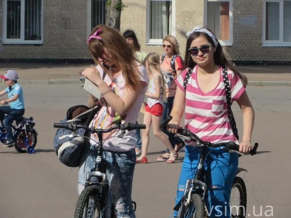 Дуже по-дівочому: хмельничанки у рожевому зібрались на велопараді, фото №10 на сайті vsim.ua