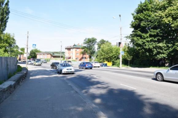 Експеримент: біля парку встановили перший в Україні “розумний” світлофор на сайті 20minut.ua Експеримент: біля парку встановили перший в Україні “розумний” світлофор, фото №1 на сайті 20minut.ua