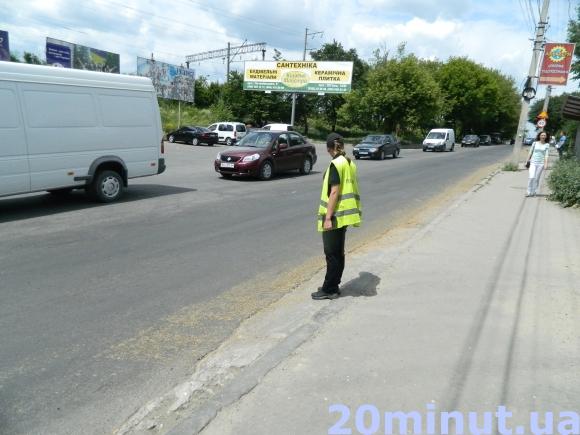 Фото дня: Після публікації - на Бродівській прибрали, фото №1 на сайті 20minut.ua