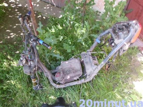 Хлопець вкрав мопеда та розібрав на продаж, але зібрав назад бо його "попалили" на сайті 20minut.ua Хлопець вкрав мопеда та розібрав на продаж, але зібрав назад бо його "попалили", фото №1 на сайті 20minut.ua