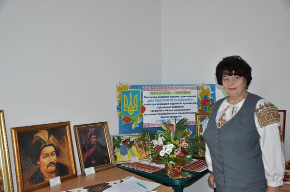 Лікар з Тернополя Ганна Слівінська вишила майже 200 картин, фото №5 на сайті 20minut.ua