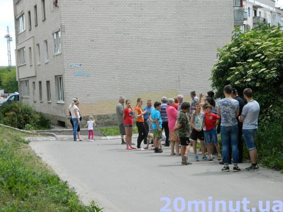 Мешканці будинків на Галицькій та Злуки сваряться через прибудинкову територію, фото №1 на сайті 20minut.ua