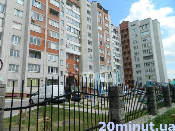 Мешканці будинків на Галицькій та Злуки сваряться через прибудинкову територію, фото №3 на сайті 20minut.ua