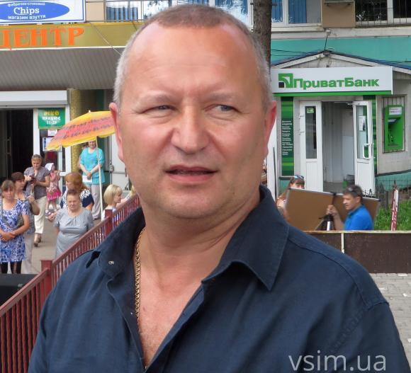 На проспекті Миру відкрили новенький триметровий пам’ятник, фото №1 на сайті vsim.ua