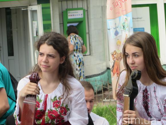 На проспекті Миру відкрили новенький триметровий пам’ятник, фото №10 на сайті vsim.ua