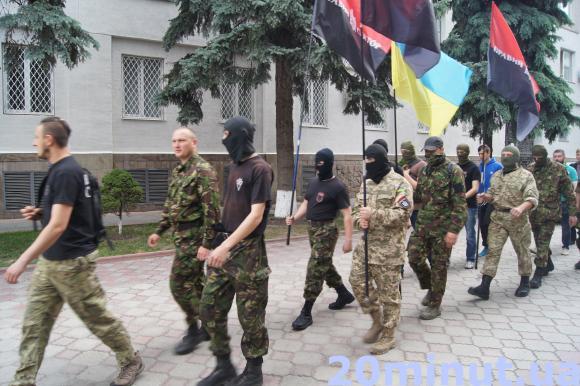 Обласне управління Нацполіції пікетували через справу вбитого Віталія Ващенка, фото №1 на сайті 20minut.ua
