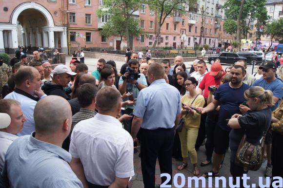 Обласне управління Нацполіції пікетували через справу вбитого Віталія Ващенка, фото №3 на сайті 20minut.ua