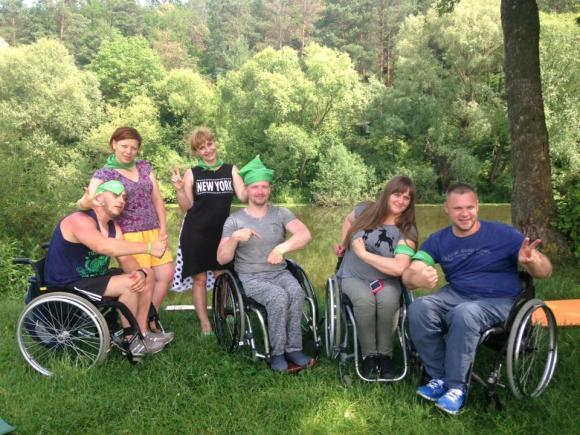 Перший інклюзивний наметовий табір: в спеку люди на візках вдягли шинель, фото №1 на сайті 20minut.ua