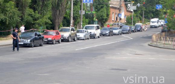 Робочий час, спека і затори. Хмельницький зупинився, поки бігали поліцейські, фото №6 на сайті vsim.ua