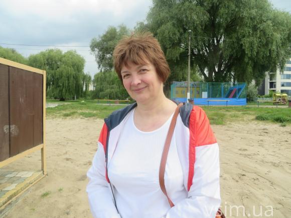 Студентів зігнали прибирати хмельницький пляж після комунальників, фото №1 на сайті vsim.ua