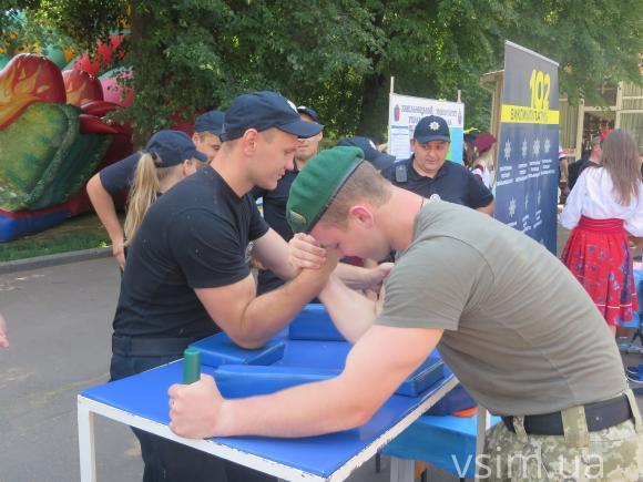 У Хмельницькому поліція та молодь об'єдналися в 