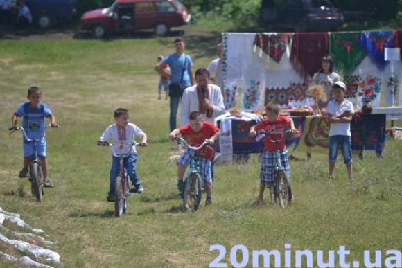 У Теплицькому районі пройшла виставка-фестиваль під назвою «Тернова хустка» (Фото), фото №3 на сайті 20minut.ua
