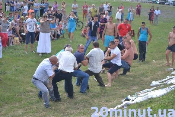 У Теплицькому районі пройшла виставка-фестиваль під назвою «Тернова хустка» (Фото), фото №5 на сайті 20minut.ua