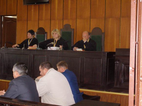 У залі суду арештували колишнього інспектора ДАІ, фото №8 на сайті 20minut.ua