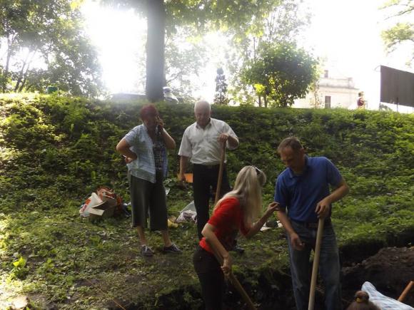 У Збаразькому замку знайшли поховання часів Богдана Хмельницького, фото №1 на сайті 20minut.ua